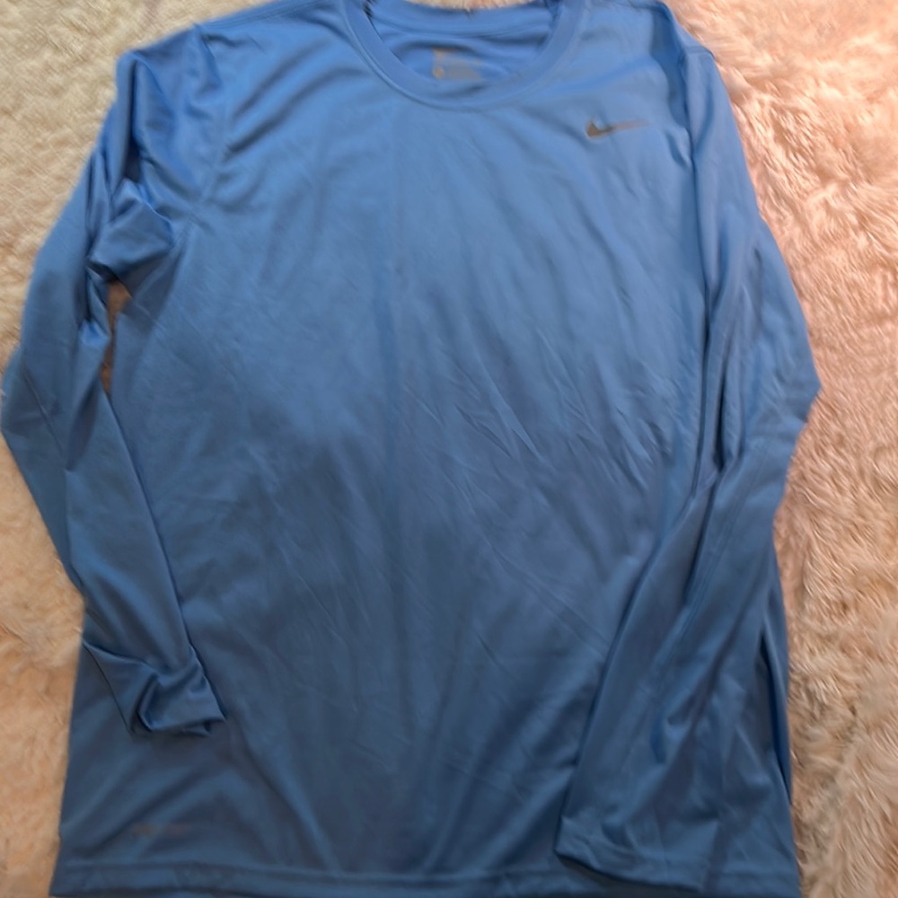 Nike athletic tee size L